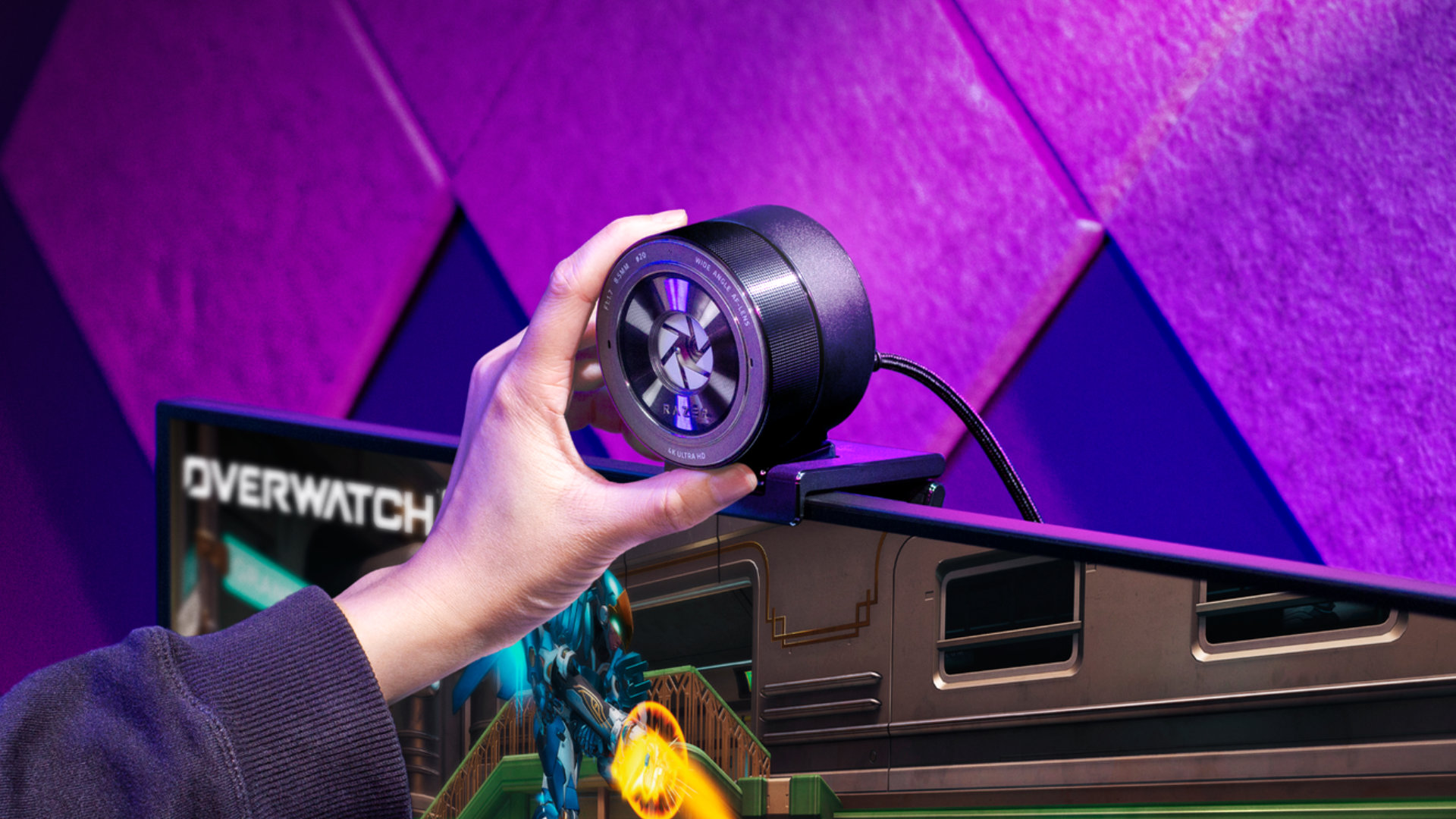 Razer Kiyo Pro Ultra is more like a DSLR than webcam